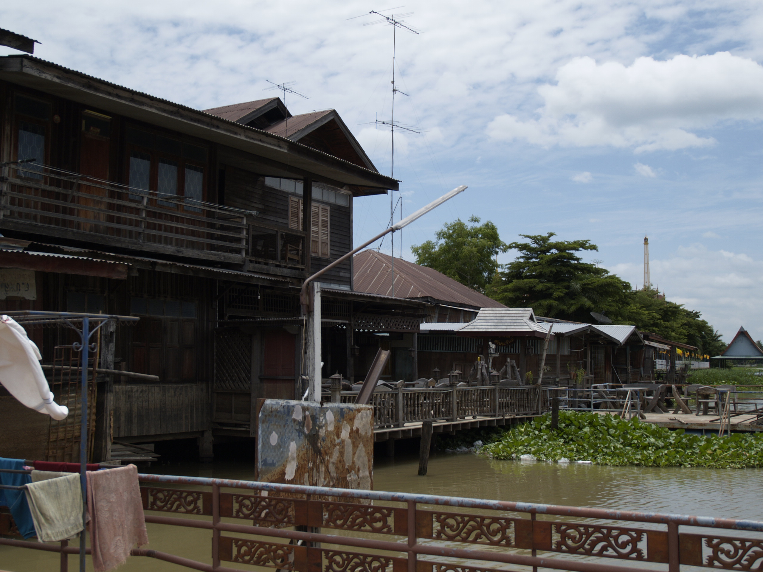 ตลาดเก่าศรีประจันต์ บ้านเจ้าคุณ
