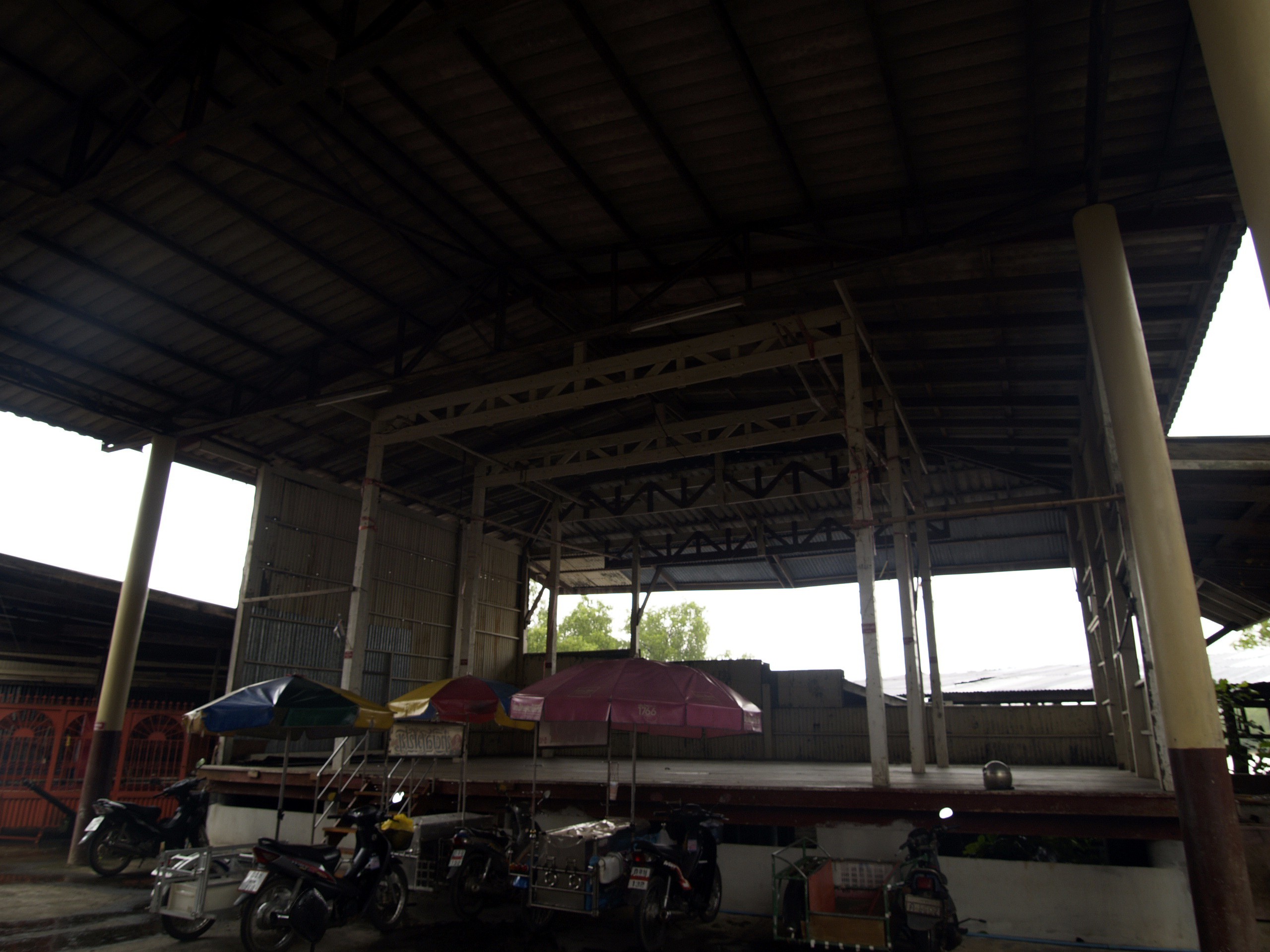 โรงงิ้วเก่าศาลเจ้าพ่อปู่คุ้มศักดิ์สิทธิ์