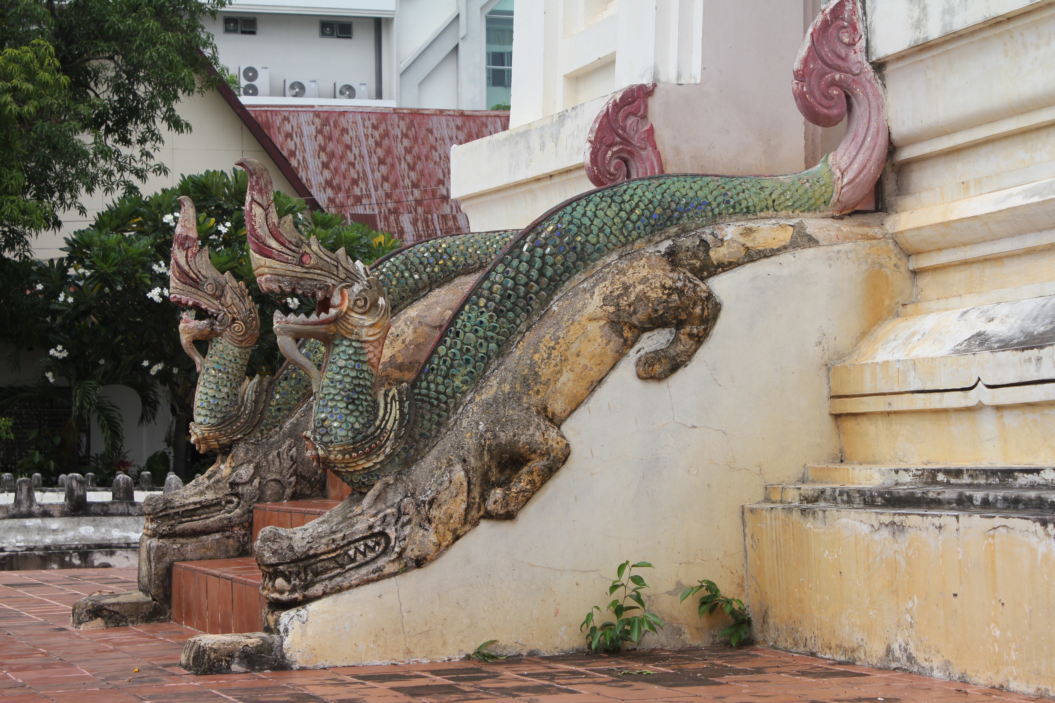 หอพระพุทธบาทวัดทุ่งศรีเมือง