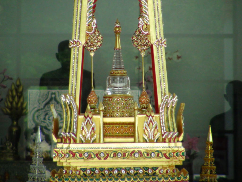 หลวงตามหาบัว