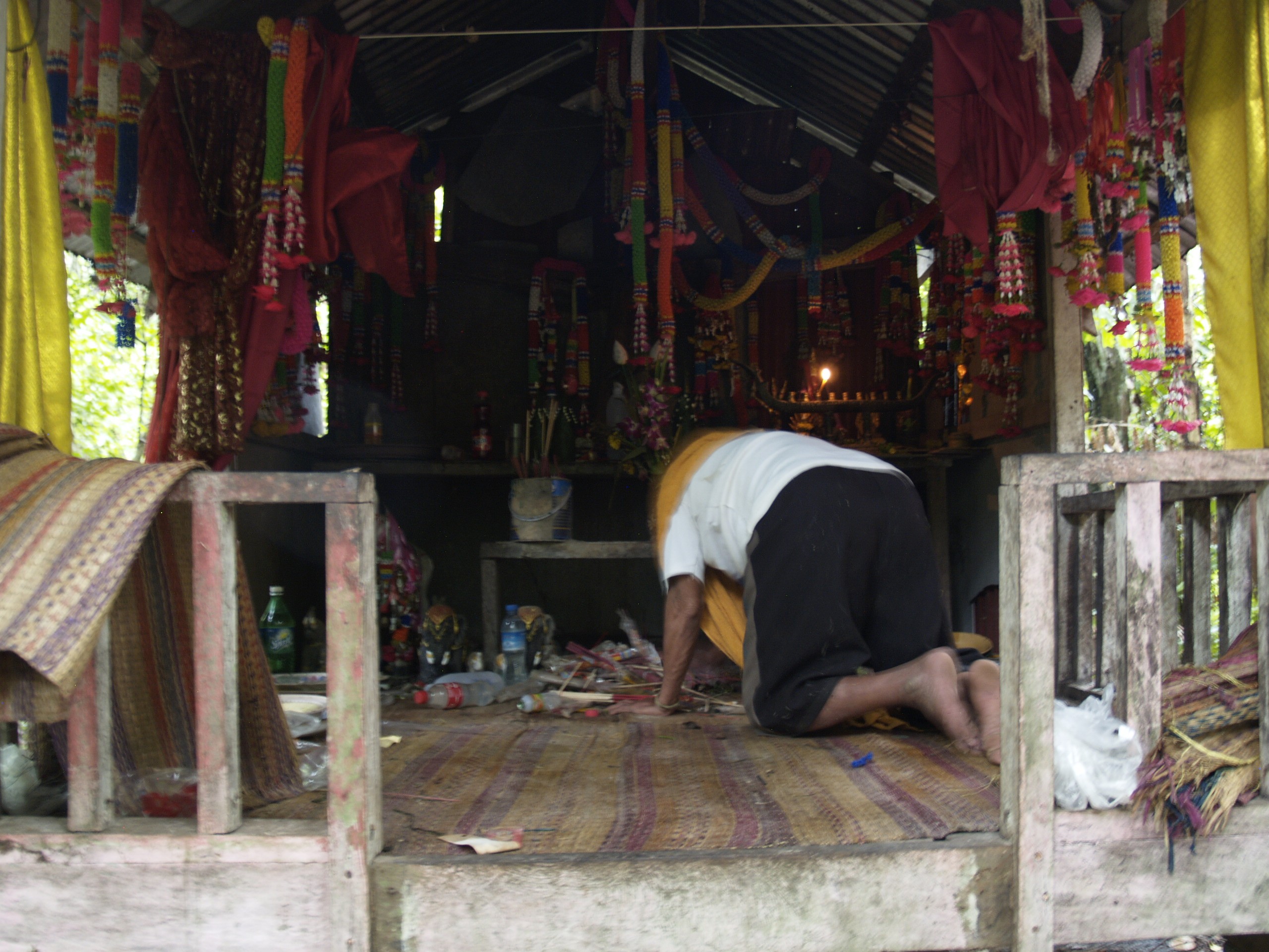 การถือผี